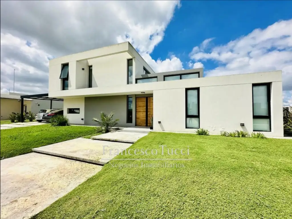 Casa Venta 5 ambientes 3 años, Oeste, 4 cocheras, Cáseres, La Alameda, Zona Sur