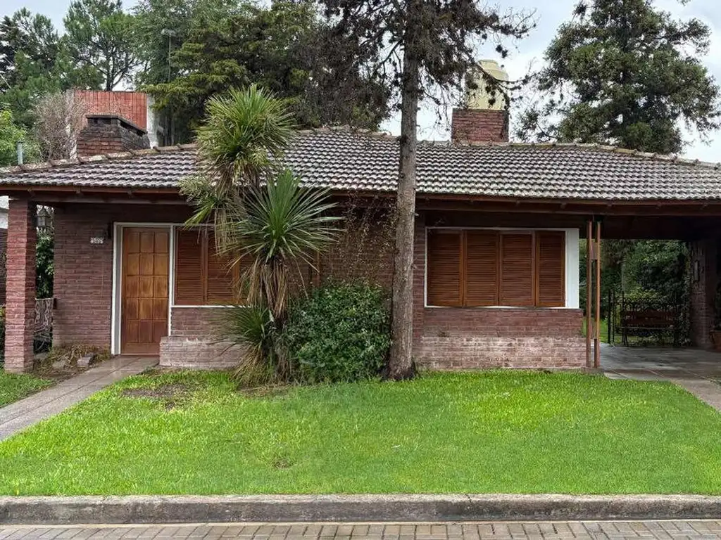 Venta Casa 3 dormitorios 39 años, 1 cochera, 146m2, Sargento Cabral 2600, Canning