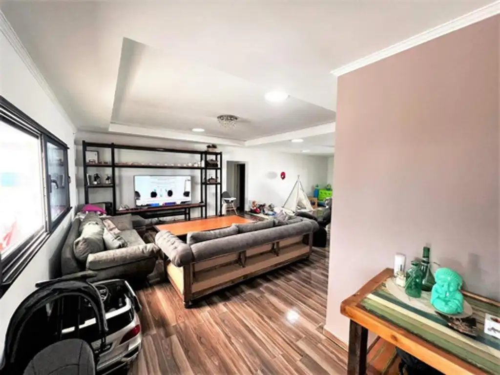 Venta Casa 5 años 5 dormitorios, 380m2, con balcón, Canning, Esteban Echeverria