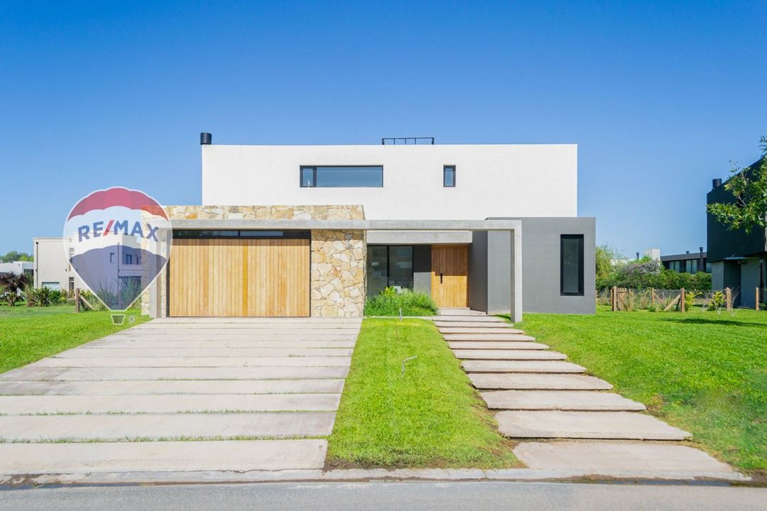 Casa en venta 6 ambientes en Los Robles 5900, Terralagos, Canning, Ezeiza, Buenos Aires