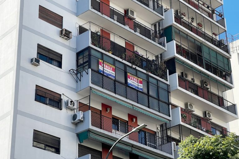 Créditos hipotecarios: cuánto hay que ganar para comprar un departamento en julio 2025