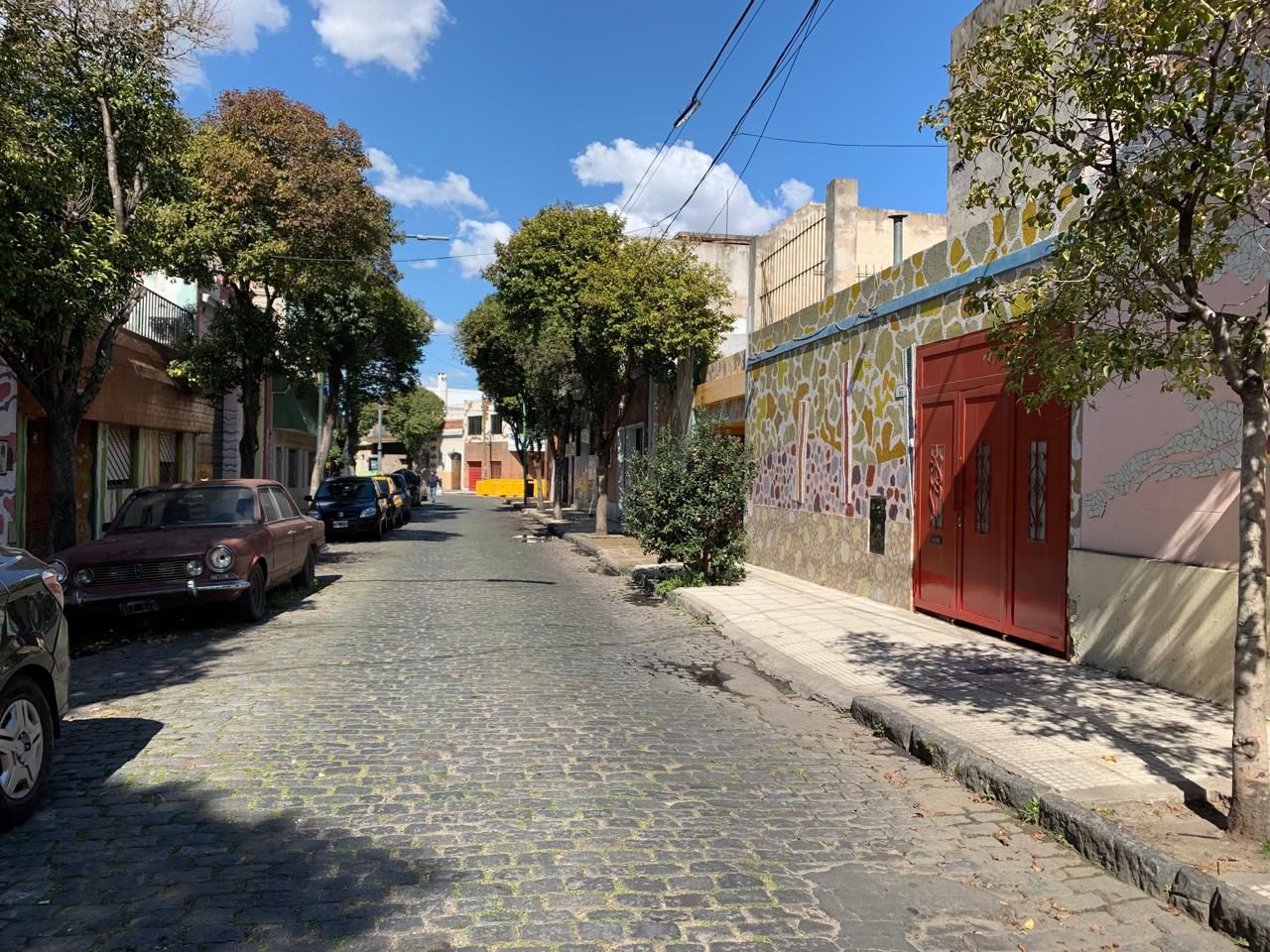 El corazón mirando al Sur: dónde quedan los pasajes émulos de Caminito y cuánto cuesta vivir allí