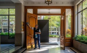 Expensas en CABA: subas moderadas, costos elevados y morosidad sostenida