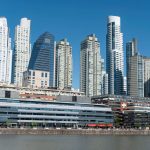 Una empresa petrolera alquila un edificio entero de oficinas para instalarse en la Argentina