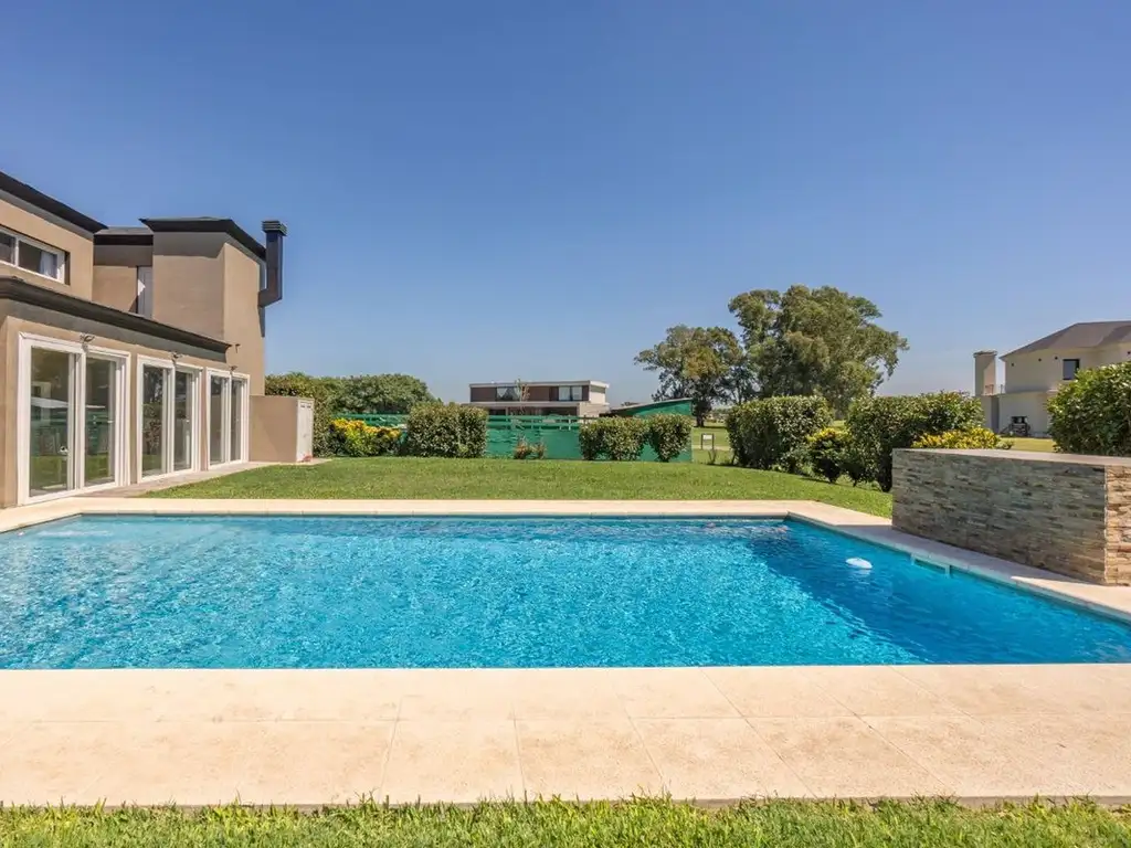 Casa Venta 5 ambientes 15 años, 2 cocheras, 320m2, Mariano Castex 10000, Canning