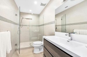 ¿Cuánto cuesta remodelar un baño en julio 2025, según cada presupuesto?