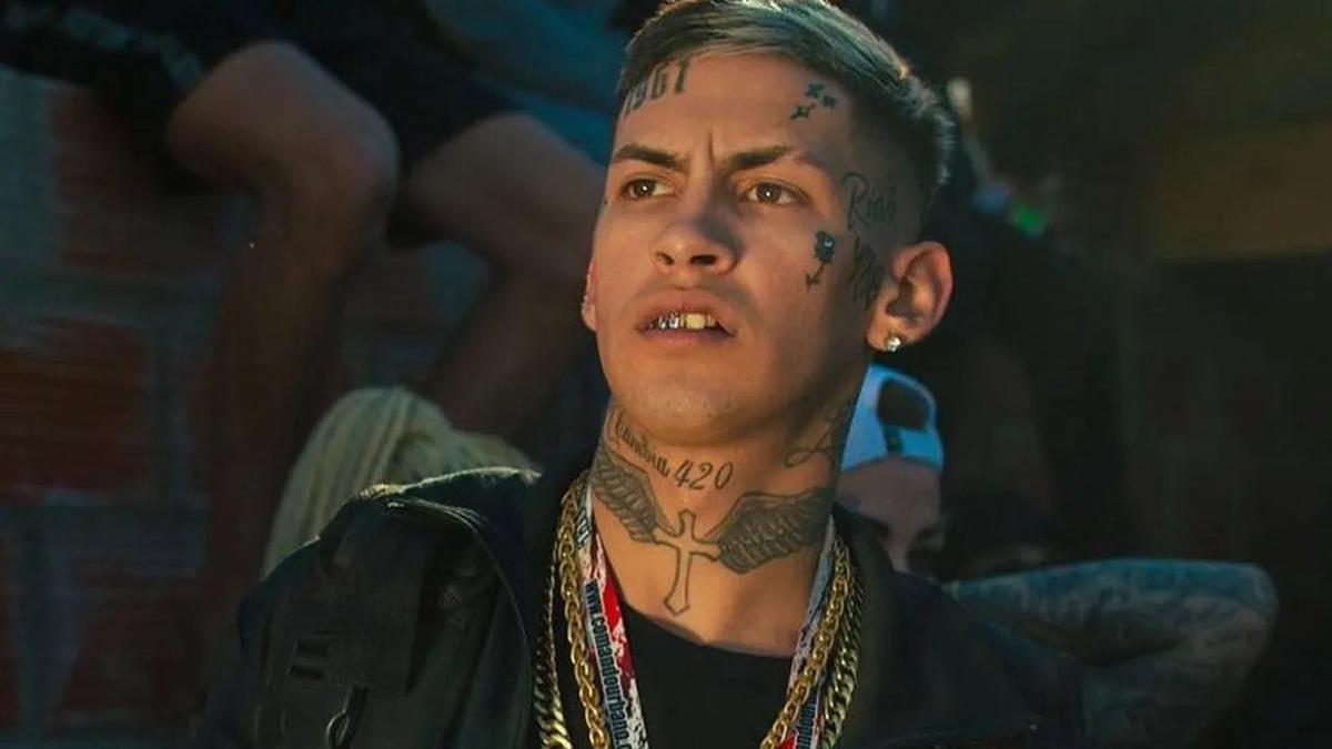 Confuso incendio en la casa de L-Gante: prefirió grabar un videoclip en ruinas