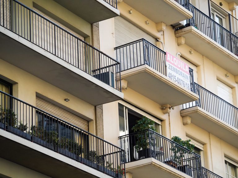 Alquilar en CABA: cuánto cuesta un 3 ambientes en cada barrio y cuáles son las propiedades más buscadas
