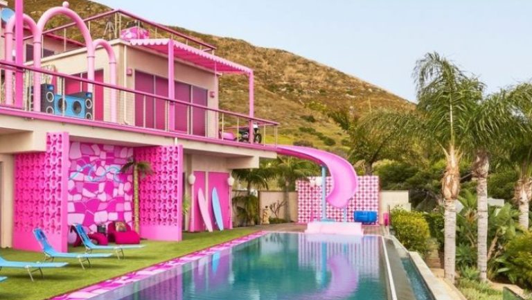 Casas de película en Airbnb: de Barbie a Mi pobre angelito