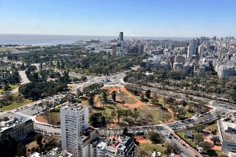 Desde Palermo a Villa Devoto: subastan 20 departamentos y terrenos en la Ciudad a precios irrisorios y en pesos