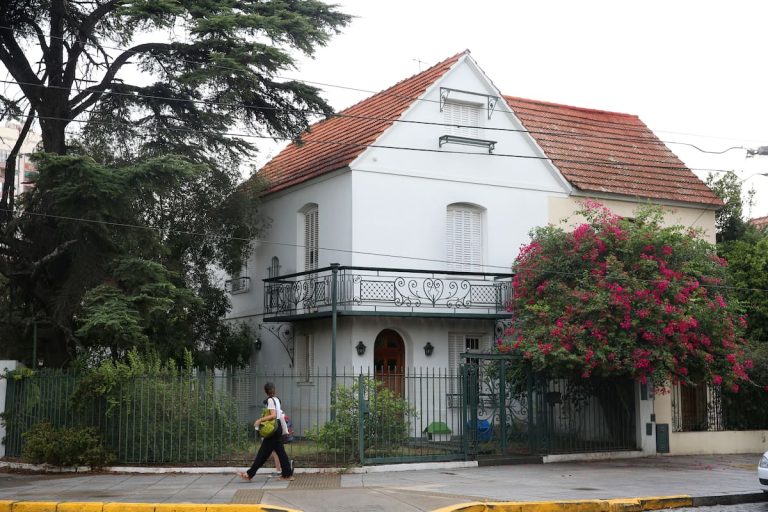 El precio de las casas sube más que el de los departamentos en venta en CABA