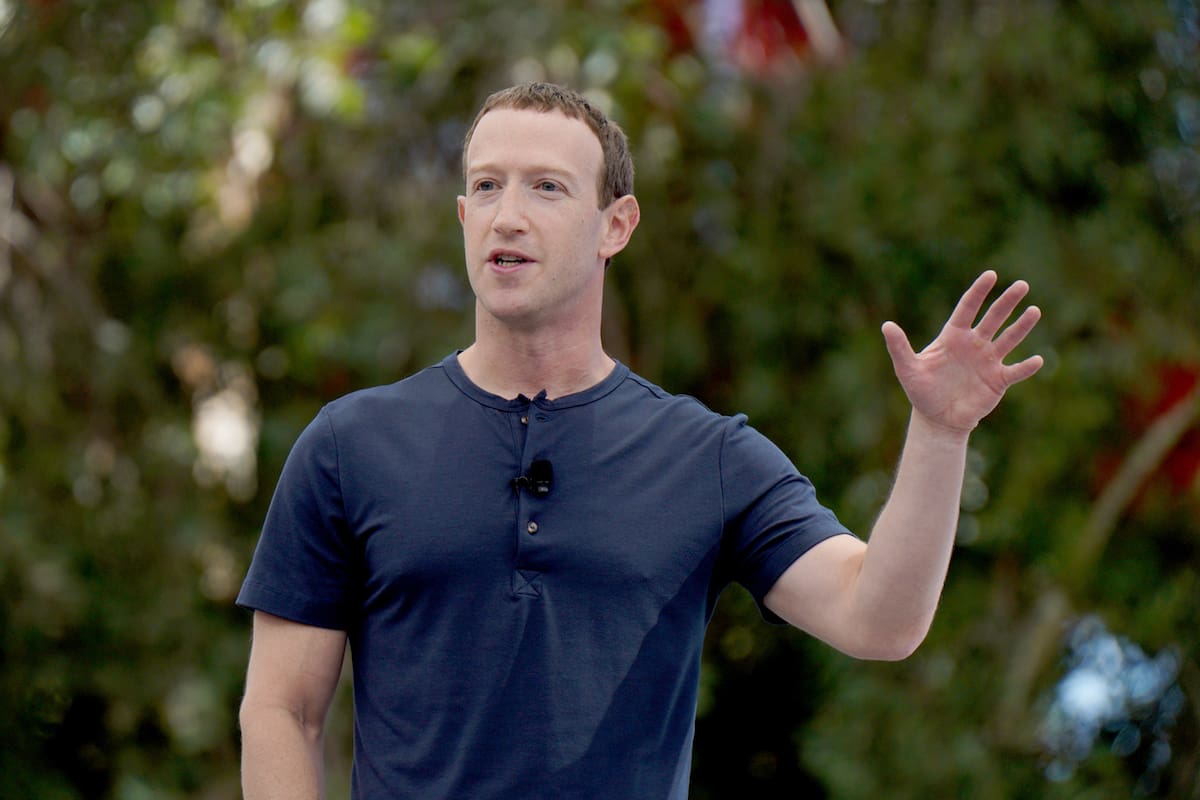 Mark Zuckerberg compró 11 casas en su calle y armó un búnker al que sus vecinos lo llaman “la baticueva del millonario”