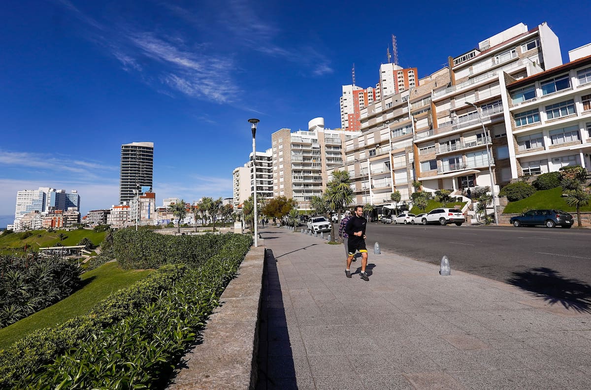 ¿Cuál es el costo de alquiler de una cochera en Mar del Plata en agosto 2025?