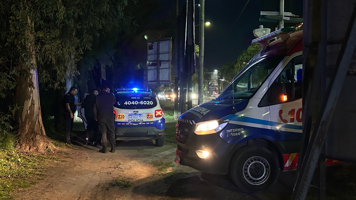 Violenta pelea de pareja en la rotonda de la Mujer de Canning: el hombre quedó detenido