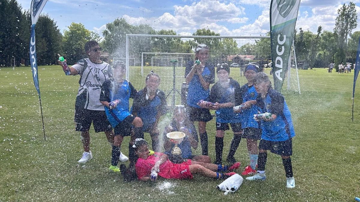 Canning: la Sub 12 femenina de Campos de Echeverría gritó campeón por primera vez