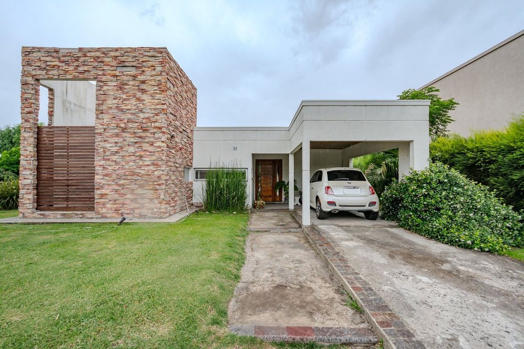 Casa en venta 5 ambientes en Ruta Provincial 58 100, Don Joaquin, Canning, Ezeiza, Buenos Aires 1 Casa en venta 5 ambientes en Ruta Provincial 58 100, Don Joaquin, Canning, Ezeiza, Buenos Aires