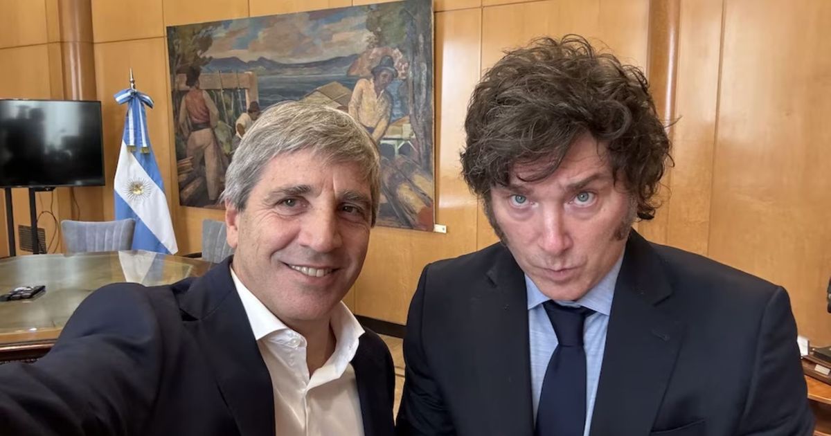 Con riesgo país bajo 500, Caputo pagaría 9% por emitir deuda 1 Con riesgo país bajo 500, Caputo pagaría 9% por emitir deuda