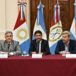 Tras la baja del riesgo país, aceleran las emisiones de deuda en Wall Street y suman dólares para extender el "veranito" cambiario