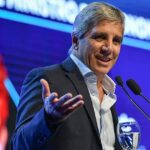 Deuda: advierten que la ventana en los mercados puede durar poco, pero Toto Caputo quiere que la tasa baje