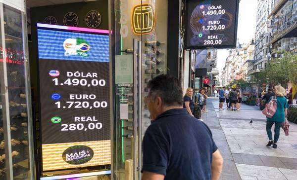 El dólar barato anticipa más inflación y el Gobierno responde con más recesión