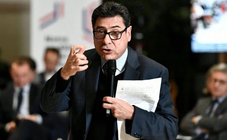 El Nobel de Economía elogia a Milei y resalta el giro institucional en Argentina 3 El Nobel de Economía elogió a Milei y destacó el giro institucional en Argentina