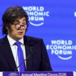 La deuda pública cae en picado en la Argentina de Milei y ya es más baja que en Brasil, México o Uruguay, según Deloitte