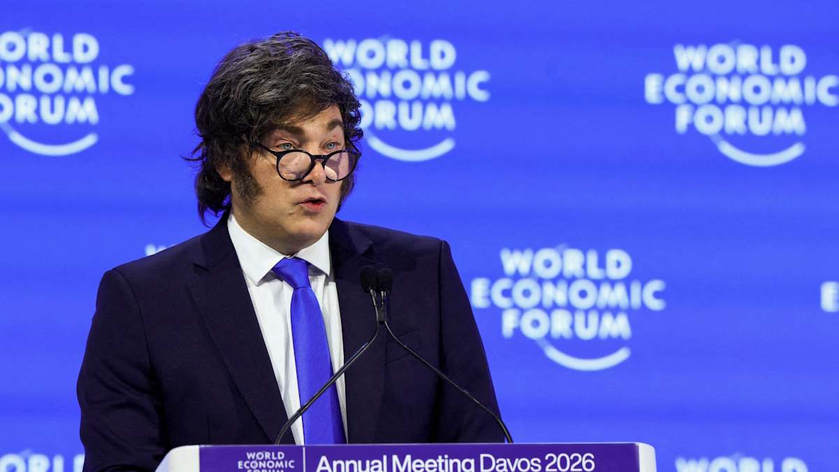 La deuda pública en la Argentina de Milei se reduce y ya es más baja que en Brasil, México y Uruguay, según Deloitte