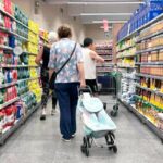 Encuesta: casi el 60% de los argentinos se endeuda para hacer frente a gastos cotidianos