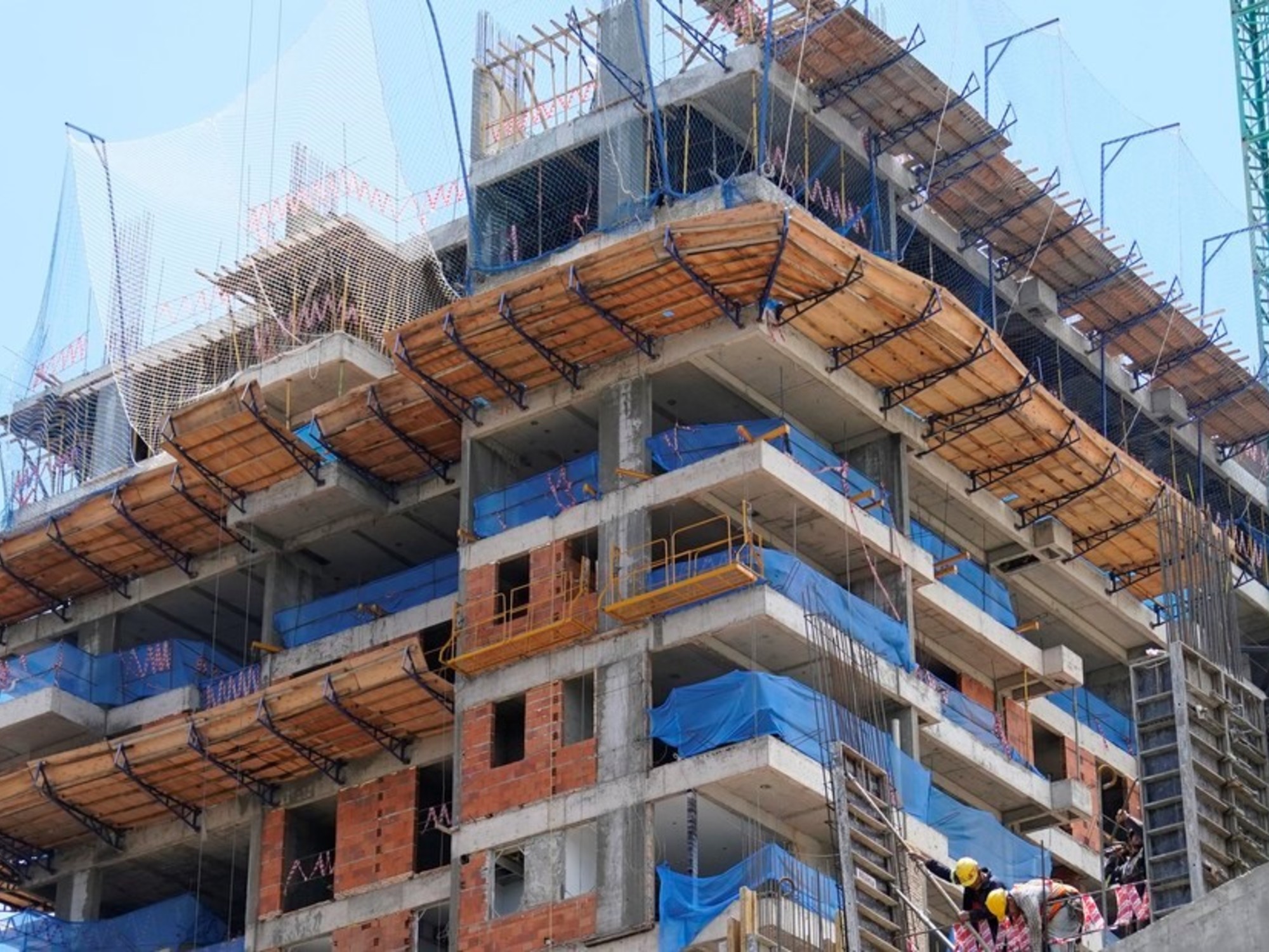 "Ciudad: Crecimiento del 4,7% Interanual Impulsado por el Sector Financiero" 1 file 147