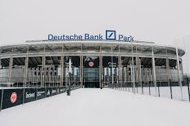 <h2>Eintracht Frankfurt y Borussia Dortmund: Duelo Clave en la Bundesliga</h2> 9 frankfurt - dortmund