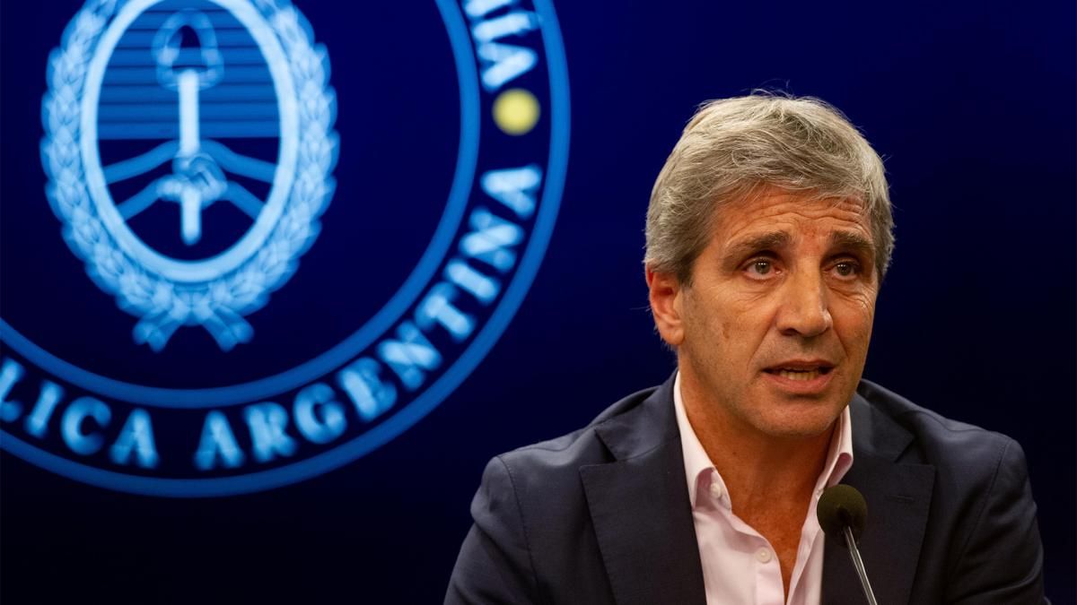 "Aún con Ventas en Caída: Cómo el Nuevo Techo del Dólar Afecta el Aumento de Precios" 1 file 45