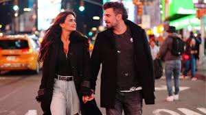 <html>
<head> <title>Momi Giardina y Sebastián Espada: Su historia de amor y novedades recientes</title>
</head>
<body> <h2>La historia de amor de Momi Giardina y Sebastián Espada</h2>
<p>Momi Giardina, la reconocida influencer y figura mediática, ha captado la atención de sus seguidores con su relación con Sebastián Espada. Su romance, que comenzó de manera inesperada, se ha vuelto un tema candente en las redes sociales. Según un artículo de Caras, la pareja ha demostrado una gran complicidad, compartiendo momentos juntos en diferentes plataformas, como LUZU. </p> <h2>El chef que conquistó a Momi Giardina</h2>
<p>En una reciente entrevista con Hola Salta, Momi Giardina reveló cómo conoció a su actual pareja, un chef que no solo le robó el corazón, sino que también se ha convertido en su apoyo incondicional. La conexión entre ambos es evidente, y sus seguidores están ansiosos por conocer más sobre su historia de amor.</p> <h2>El nuevo hogar de Momi Giardina</h2>
<p>Por otro lado, Diario Popular ha informado sobre un curioso hecho relacionado con Momi Giardina: hace cuatro meses adquirió una nueva casa, pero aún no se ha mudado debido a que "se colgó" con los preparativos. Esta situación ha generado intriga entre sus fanáticos, quienes se preguntan cuándo finalmente dará el paso y se trasladará a su nuevo hogar.</p> <p>En resumen, Momi Giardina sigue siendo el centro de atención con su vida personal y profesional, dejando a sus seguidores expectantes respecto a sus próximos movimientos. Si deseas más detalles sobre Momi Giardina y su vida, no dudes en consultar las últimas novedades.</p> </body>
</html> 4 momi giardina