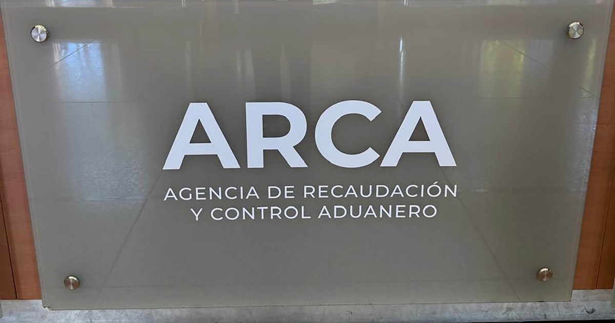 "Caída de la Recaudación Tributaria en Diciembre: Impacto de la Baja en Retenciones e Impuestos por Quinto Mes Consecutivo" 1 file 51