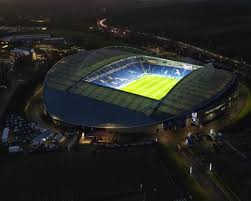 <html>
<head> <title>Brighton vs Bournemouth: Análisis y Expectativas del Partido de Premier League</title>
</head>
<body> <h1>Brighton vs Bournemouth: Análisis y Expectativas del Partido de Premier League</h1>
<p>En el emocionante marco de la Premier League, <strong>Brighton se prepara para recibir a Bournemouth</strong> en un enfrentamiento que promete ser electrizante. Este partido se desarrollará el próximo 19 de enero de 2026 y será crucial para ambas escuadras en su búsqueda de puntos vitales.</p> <h2>Cómo seguir el partido entre Brighton y Bournemouth</h2>
<p>Para todos los fanáticos del fútbol, <strong>existen múltiples opciones para seguir la acción en vivo</strong>. Ya sea a través de transmisiones en línea, radio o redes sociales, los hinchas podrán estar al tanto de cada jugada. Las plataformas digitales y los canales de deporte ofrecerán cobertura completa del encuentro.</p> <h2>Declaraciones del entrenador de Brighton sobre Bournemouth</h2>
<p>En declaraciones recientes, el entrenador de Brighton y Hove Albion advirtió que <strong>Bournemouth podrá adaptarse a la situación sin Semenyo</strong>, quien no estará presente en el partido. Esta alerta resalta la capacidad de los Cherries para enfrentar adversidades y su potencial para competir de manera efectiva, lo que añade un nivel de tensión al partido.</p> <h2>Expectativas para el partido Brighton - Bournemouth</h2>
<p>Las expectativas son altas para este enfrentamiento, ya que ambos equipos buscan consolidar su posición en la tabla. Los hinchas aguardan con ansias una contienda repleta de emoción y sorpresas. <strong>El duelo Brighton - Bournemouth se perfila como uno de los momentos destacados de la jornada</strong>.</p> </body>
</html> 3 brighton - bournemouth