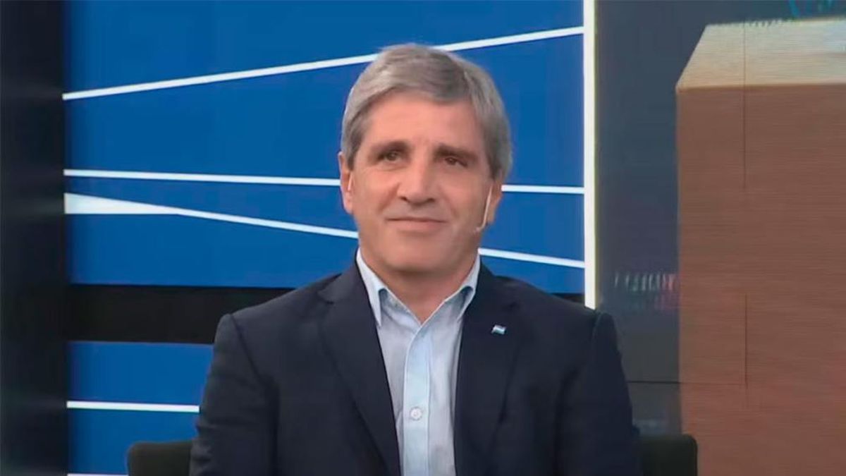 Luis Caputo celebra la inflación mayorista más baja desde 2017 y resalta el programa económico