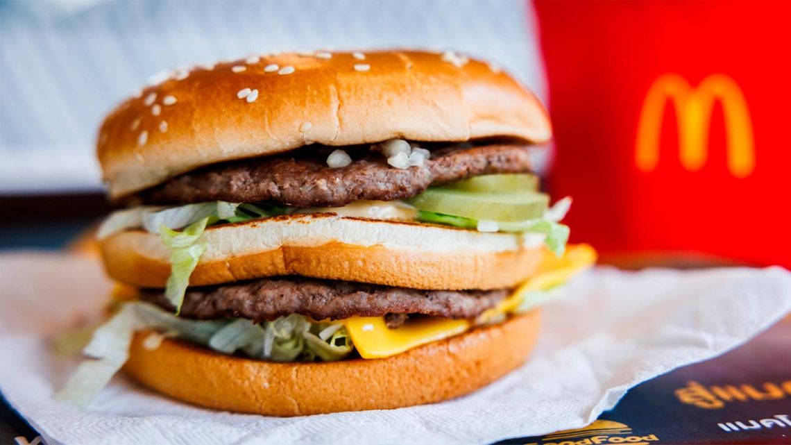 Argentina, segundo país con el Big Mac más caro del mundo, reaviva debate sobre atraso cambiario