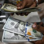 Crece la presión sobre el dólar ante el debate de intervención conjunta