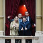 "Vamos a ser ricos y viajar por el mundo": el récord del "déficit Ezeiza" y la tajante advertencia de Milei