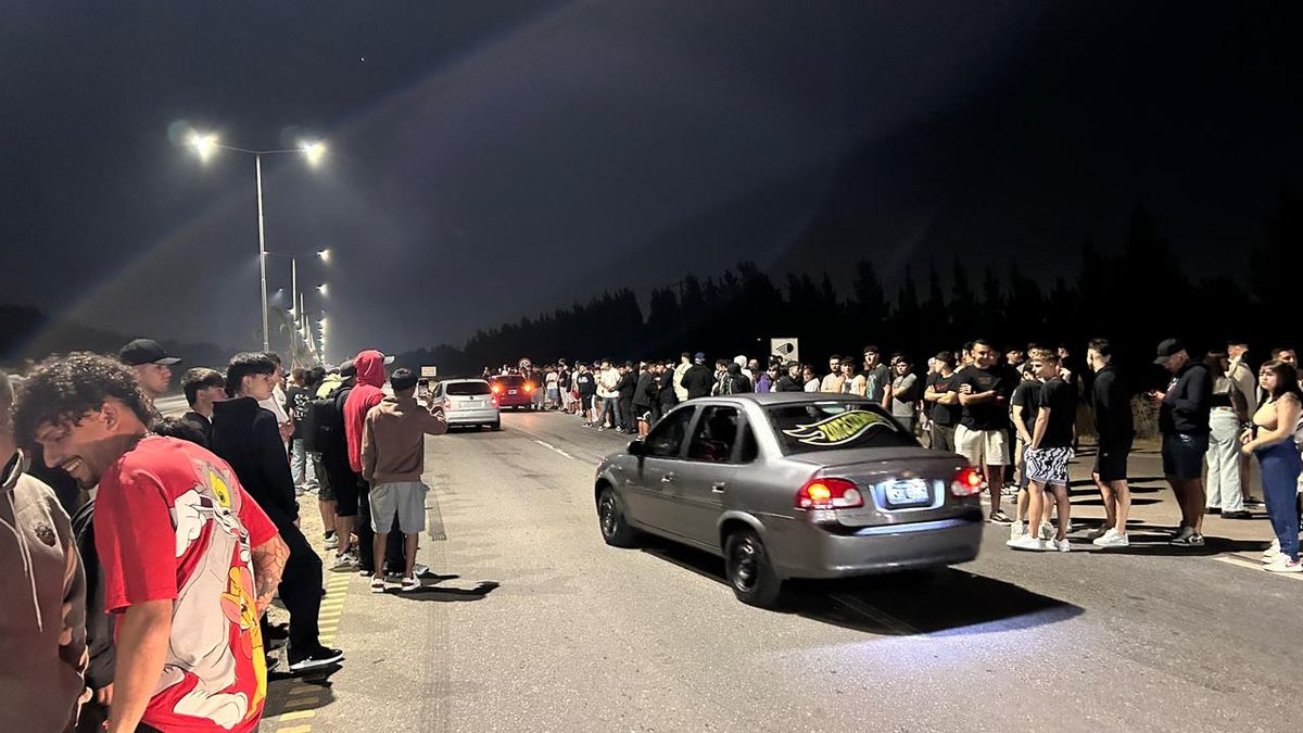 Canning: luego de un año, volvieron las picadas ilegales en la Shell de la Ruta 58 1 Canning: luego de un año, volvieron las picadas ilegales en la Shell de la Ruta 58