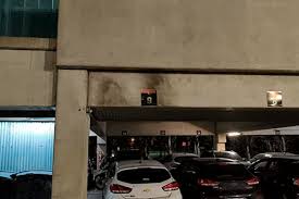 <html>
<head>
<title>Newell's y Boca Juniors: Últimas Noticias y Actualizaciones</title>
<meta name="description" content="Últimas novedades de Newell's y Boca Juniors en el Diario Olé. Operativos de seguridad, banderazos y lesiones de jugadores.">
</head>
<body> <h1>Newell's y Boca Juniors: Últimas Noticias y Actualizaciones</h1> <h2>Operativo especial en Newell's tras el ataque a su predio</h2>
<strong>Newell's activó un operativo de seguridad luego del ataque con cócteles molotov a su predio en Bellavista.</strong> La situación ha llevado a las autoridades a intensificar la vigilancia en la zona. El club se encuentra en una crisis, y este incidente ha generado preocupación entre los hinchas y la comunidad futbolística. Para más información, visitá el artículo completo en el Diario Olé. <h2>Banderazo de Newell's en medio de la tensión</h2>
A pesar del complicado momento que atraviesa el club, se confirmó que el banderazo de Newell's se llevará a cabo como estaba previsto. Este evento busca mostrar el apoyo incondicional de los hinchas en tiempos difíciles. Para conocer todos los detalles, hacé clic en la noticia de La Capital. <h2>Boca Juniors enfrenta nuevas lesiones</h2>
En Boca Juniors, la situación no es diferente. El equipo suma otro jugador lesionado en su plantel y deposita sus esperanzas en la recuperación de Paulo Dybala. El delantero se convierte en una pieza clave para mejorar el rendimiento del equipo en el próximo torneo. Para más detalles, consultá la nota de Página 12. </body>
</html> 2 diario ole