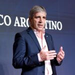 Luis Caputo dijo que los US$ 808 millones que mandó Estados Unidos son una "operación técnica habitual" y negó que Argentina vaya a salir a los mercados