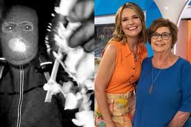 <html>
<head> <title>Reacción Viral de Zoe Bogach al Ingreso de su Ex a Gran Hermano Generación Dorada</title> <meta name="description" content="Descubre la repercusión de los videos de Zoe Bogach tras el ingreso de su exnovio a Gran Hermano Generación Dorada.">
</head>
<body> <h1>Reacción Viral de Zoe Bogach al Ingreso de su Ex a Gran Hermano Generación Dorada</h1> <p>En los últimos días, <strong>los videos de Zoe Bogach</strong> han generado un gran revuelo en las redes sociales. Su reacción al ver a su exnovio ingresar a Gran Hermano Generación Dorada ha capturado la atención de miles de seguidores. Este momento inesperado fue inmortalizado en un video que rápidamente se volvió viral.</p> <h2>Reacción Viral en las Redes</h2> <p>El video que muestra la reacción de Zoe al ver a su ex en la casa más famosa del país ha sido compartido tanto en Clarin como en Infobae, donde los usuarios han comentado y debatido sobre sus emociones al respecto. La intensidad de su respuesta ha abierto un diálogo sobre las relaciones pasadas y el impacto que tienen en la vida de los participantes de reality shows.</p> <h2>El Ingreso de Pincoya y su Impacto en los Videos</h2> <p>Por otro lado, el ingreso de Pincoya a Gran Hermano también ha sido cubierto por varios medios. Los videos que documentan su llegada y primeras impresiones han añadido un nuevo nivel de interés en la temporada. Los fanáticos están ansiosos por ver cómo se desarrollarán las interacciones entre los participantes, incluyendo a Zoe y su exnovio.</p> <h2>Conclusión</h2> <p>Sin dudas, <strong>los videos relacionados con Gran Hermano</strong> y sus participantes están marcando la pauta en el entretenimiento local. Las reacciones y los momentos destacados seguirán siendo un tema candente en las próximas semanas. Estaremos atentos a las nuevas actualizaciones y videos que surjan de esta temporada emocionante.</p>
</body>
</html> 2 videos