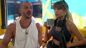 <html>
<head> <title>Telefe en Vivo: Novedades y Análisis del Entretenimiento Argentino</title>
</head>
<body> <h2>Actualidad de Telefe en Vivo</h2>
<p><strong>Telefe en vivo</strong> se posiciona como uno de los referentes del entretenimiento en Argentina. Con una programación variada y atractiva, el canal continúa cautivando a su audiencia a través de diversas propuestas, desde realities hasta programas de entretenimiento familiar.</p> <h2>Feroz análisis en el mundo del espectáculo</h2>
<p>Recientemente, el análisis de Emanuel Di Gioia y Solange Abraham sobre la "vieja guardia" contra los "juniors" ha generado revuelo en el ambiente mediático. Este debate pone de manifiesto las diferentes generaciones dentro de la industria, reflejando tensiones y estilos que marcan la pauta del contenido actual que podemos ver en <strong>telefe en vivo</strong>.</p> <h2>Primera nominación de Gran Hermano Generación Dorada</h2>
<p>En el marco de la nueva edición de Gran Hermano, los fanáticos esperan con ansias la primera nominación de la "Generación Dorada". Este evento promete ser un momento clave en la dinámica del programa, y los espectadores podrán seguirlo de cerca a través de <strong>telefe en vivo</strong>, donde se revelarán los detalles y las estrategias de los participantes.</p> <h2>Sumate a la experiencia de Telefe</h2>
<p>No te pierdas la oportunidad de disfrutar de todo lo que <strong>telefe en vivo</strong> tiene para ofrecer. Con una programación en constante evolución y contenido exclusivo, el canal se reafirma como un favorito en la pantalla argentina. Accedé a la señal en vivo y compartí tus opiniones sobre los programas más destacados del momento.</p> </body>
</html> 3 telefe en vivo