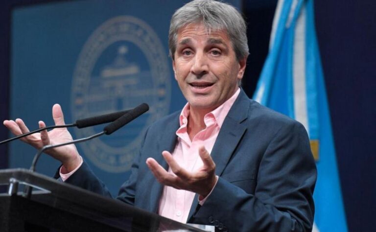 Caputo explicó por qué las tarifas de luz y gas aumentarán más que la inflación