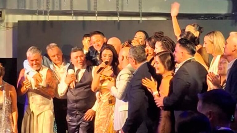 “Soy Mestiza” arrasó y se llevó el Premio Carlos de Oro: todos los ganadores de la gran noche del teatro