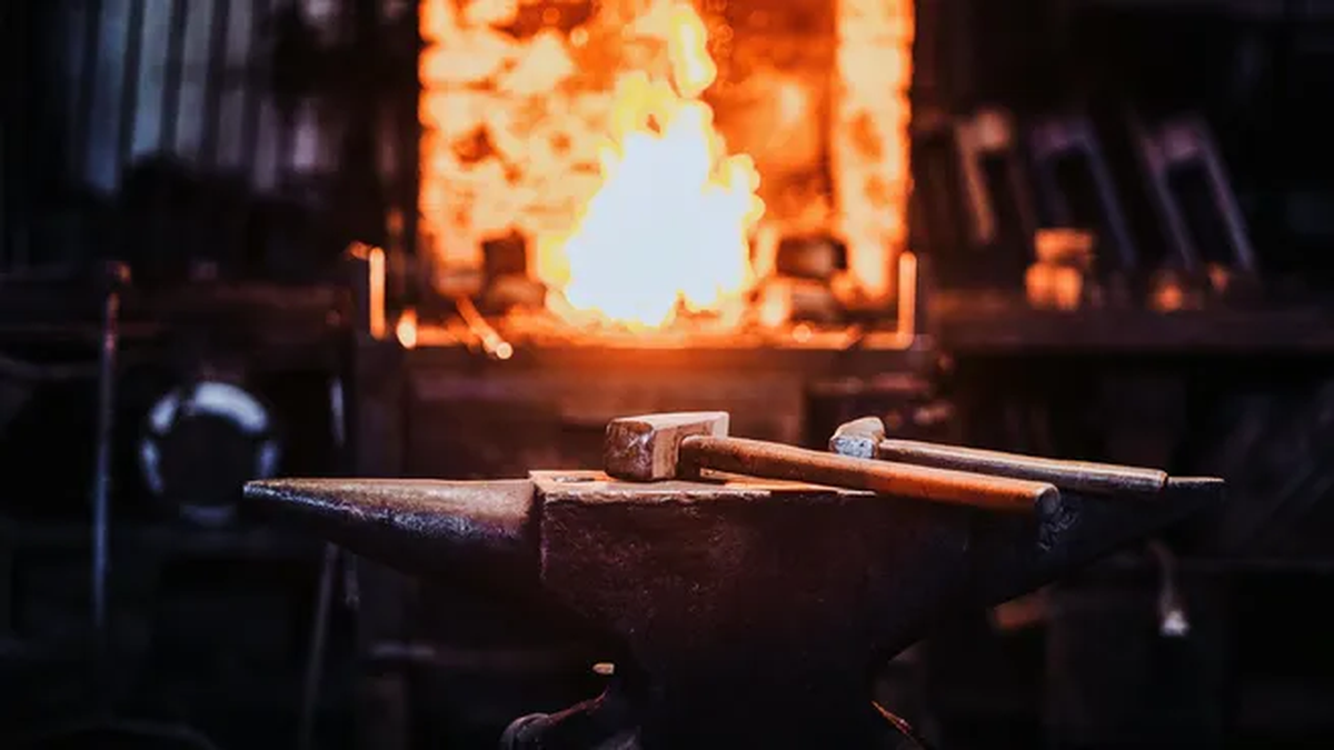 Industria registra su sexta caída interanual en 2025 con baja del 4%