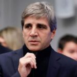 Luis Caputo sobre las importaciones y la crisis en la industria textil: "Nunca compré ropa en Argentina"