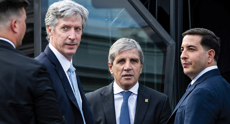 Caputo admite que las tasas están altas y lanza pronóstico clave