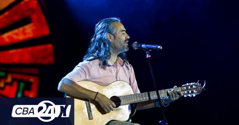 José Luis Aguirre y su canto por la diversidad brillan en la séptima luna de Cosquín 4 José Luis Aguirre y su canto por la diversidad emocionaron en la séptima luna de Cosquín