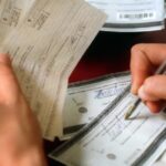 El BCRA informó que aumentaron los cheques sin fondos y analizó su impacto en la cadena de pagos